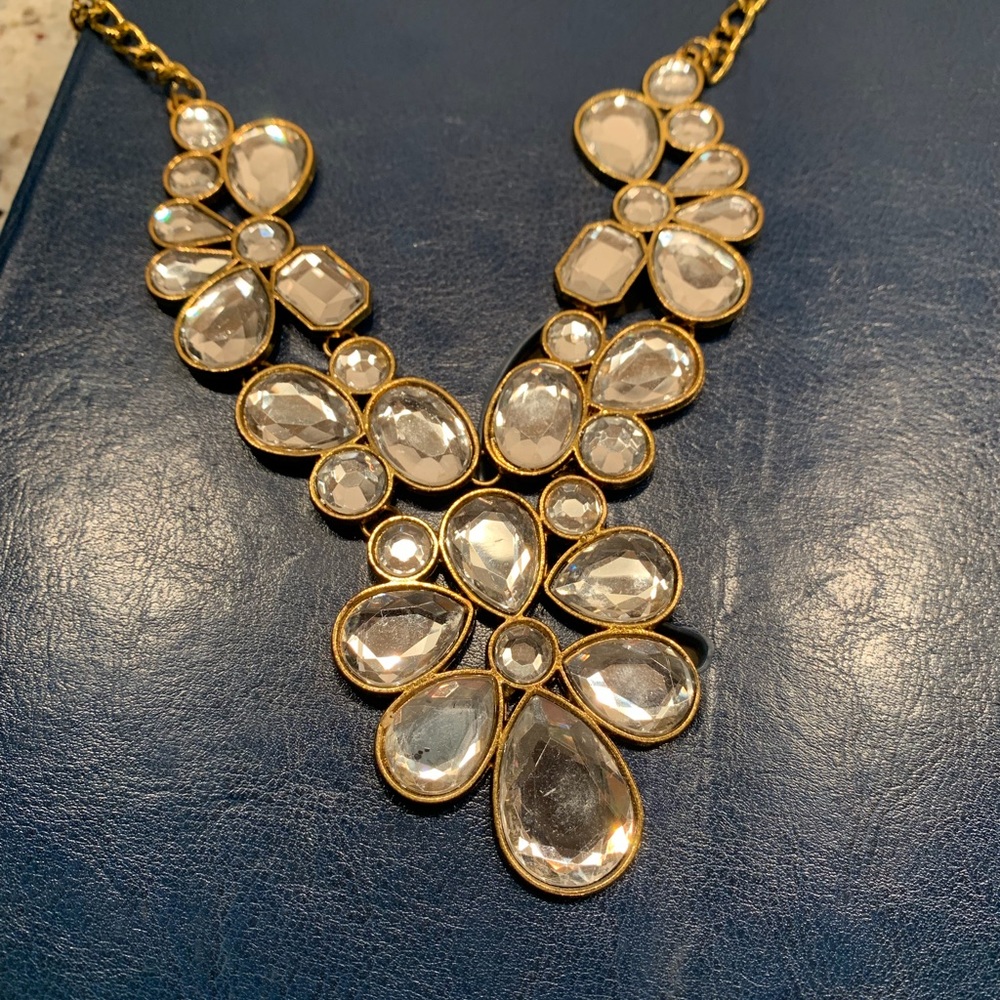 Crystal flower necklace